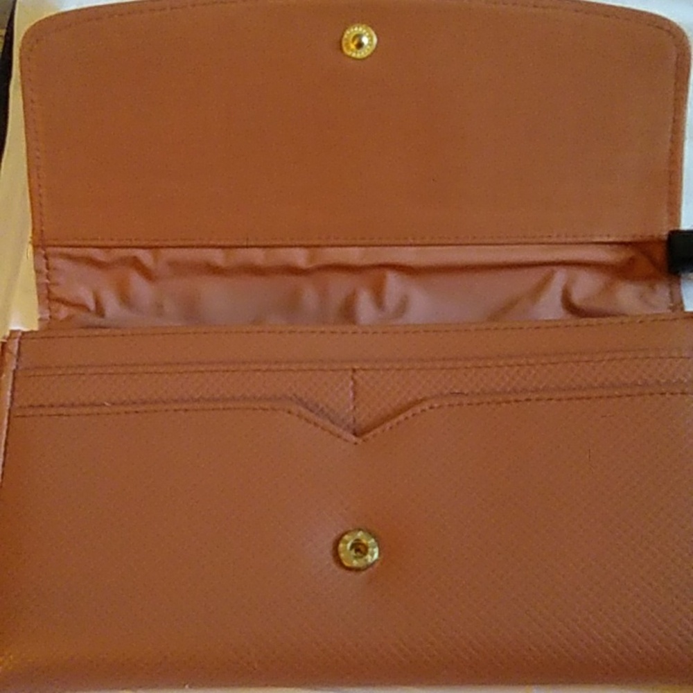Ladies Wallet - Picture 3 of 11